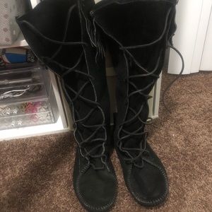 Black Minnetonka Mocassins sz 10